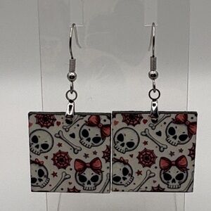 Skull earrings